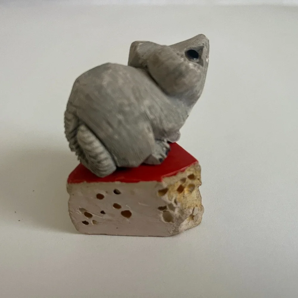 Vintage Mouse Cheese Wedge Resin Figurine Grey‎ Mouse Marked Miniature Decor